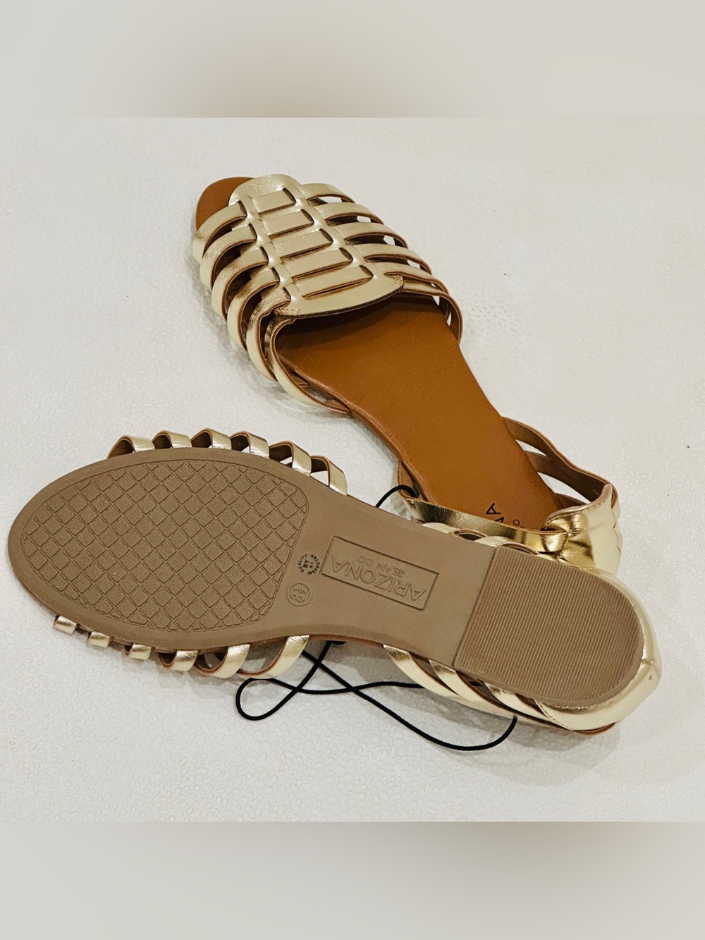 🔥Arizona Jean Company Women's Gold Woven Open-Toe Sandals🌻 - Picture 7 of 8